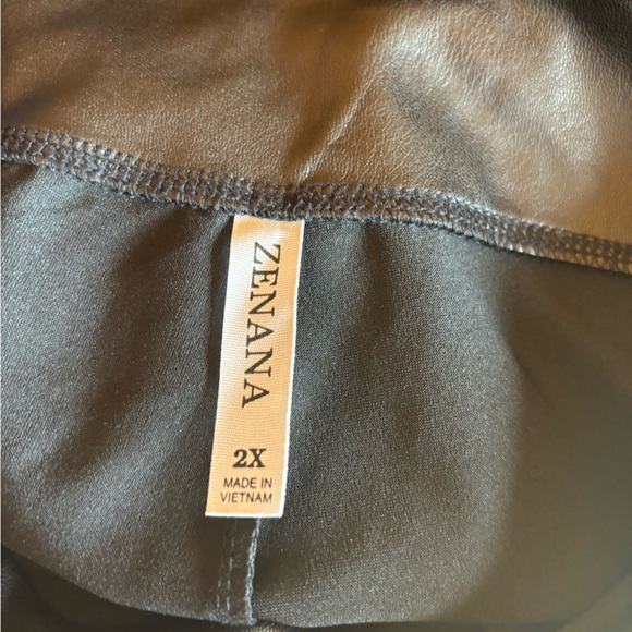 Faux leather leggings - Picture 4 of 5